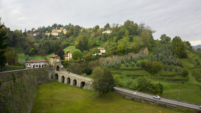Hill towns and farmlands Bergamo Gate