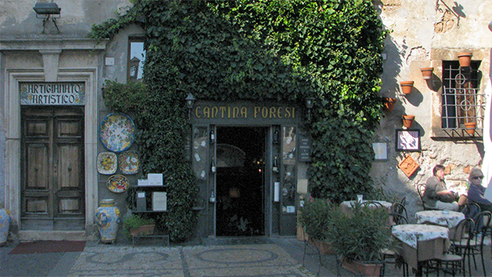 Mysterious and fascinating sacred sites Cantina in Orvieto