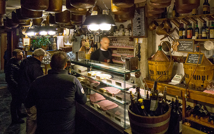 Painting the day away in Bagno Vignoni A cosy bacaro in Venice.